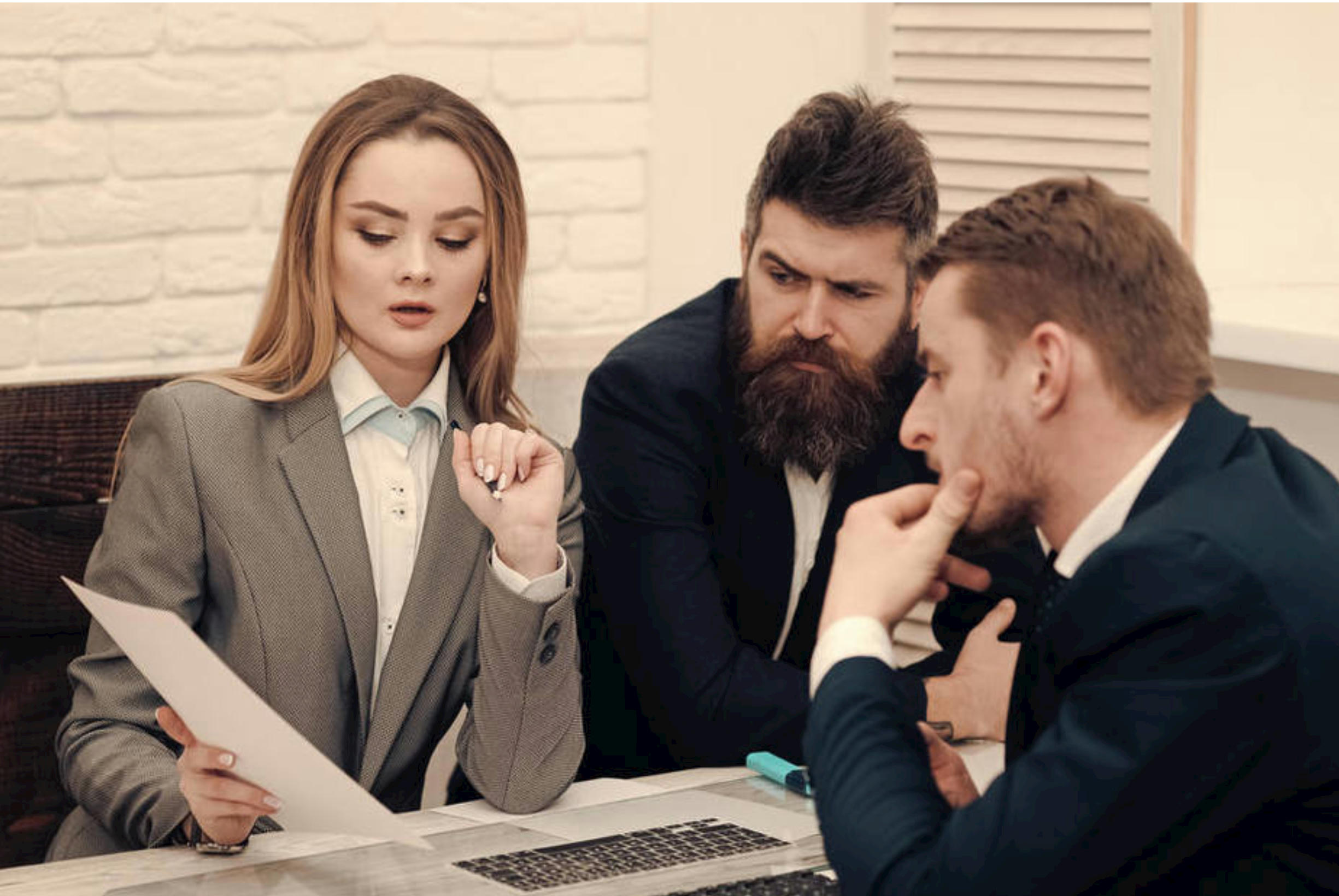 Elksourcing：Customers Buy from People They Trust, not They Like